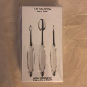 NEW IN BOX ELITE COLLECTION ARTIS BRUSHES